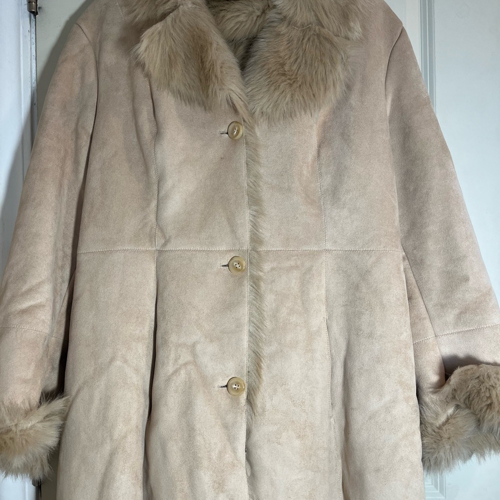 Jones New York Light Beige Faux-Shearling Trench Coat with Fur Trim